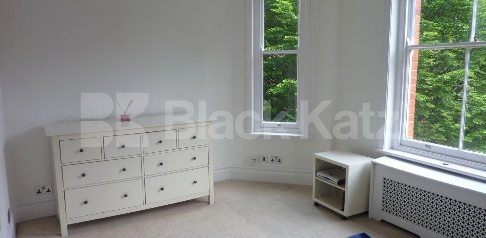 			LUXURY 3 BED 2 BATH!, 3 Bedroom, 1 bath, 1 reception Flat			 Elgin Ave, MAIDA VALE